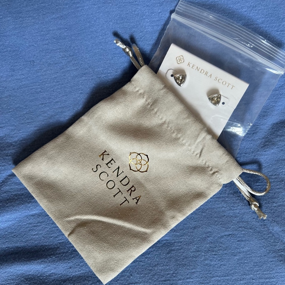 NWT Kendra Scott earrings - Picture 3 of 5